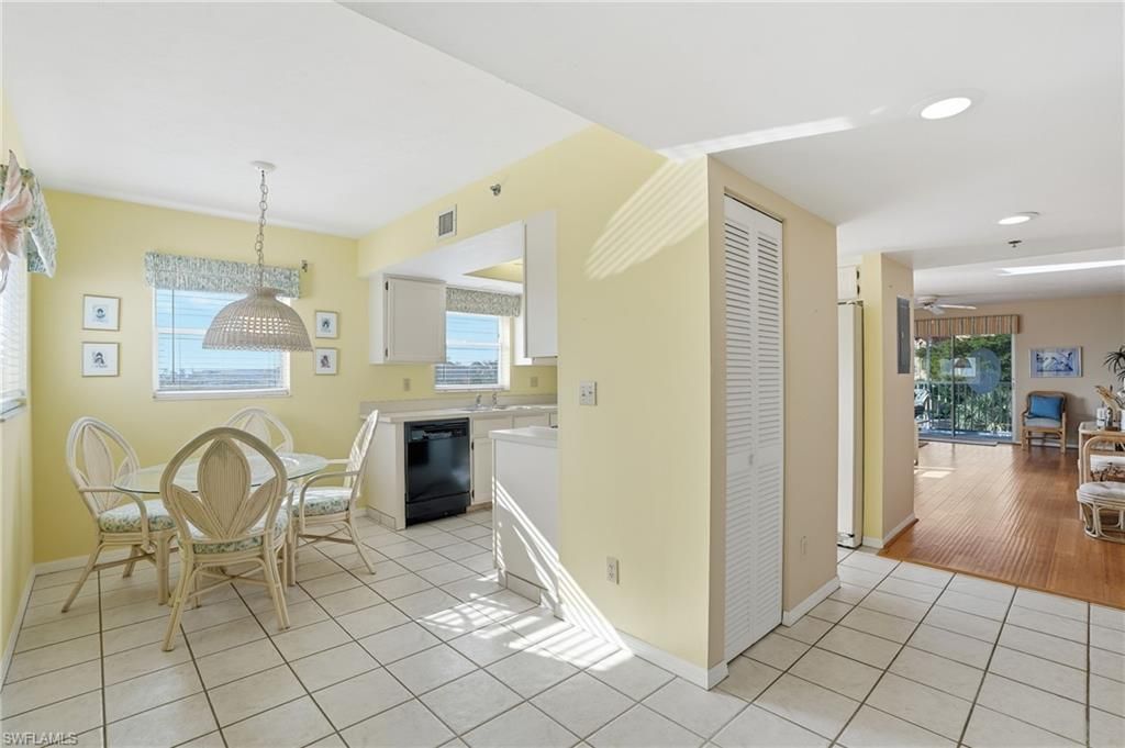 4591 Bay Beach Ln, Unit 294, Fort Myers Beach, FL 33931 Photo