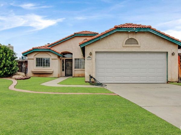 10012 Vanessa Avenue, Bakersfield, CA 93312