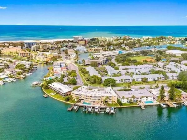 11605 3RD STREET E, Unit 305, TREASURE ISLAND, FL 33706