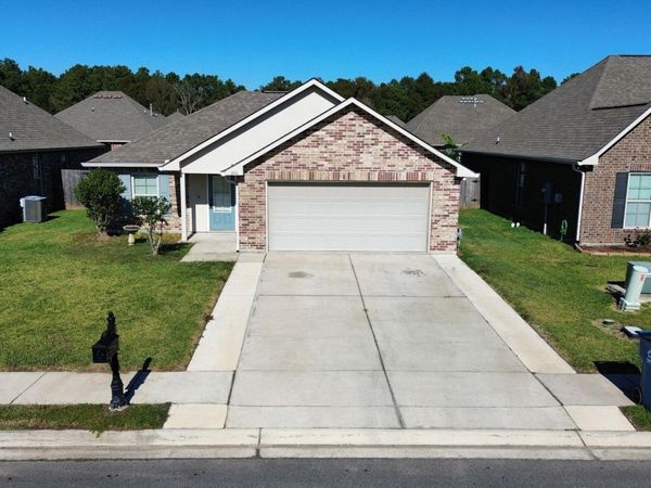 356 Long Hill Dr, Sulphur, LA 70665