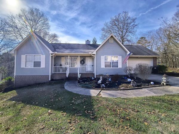 6015 Parsons Pond Drive, Ooltewah, TN 37363