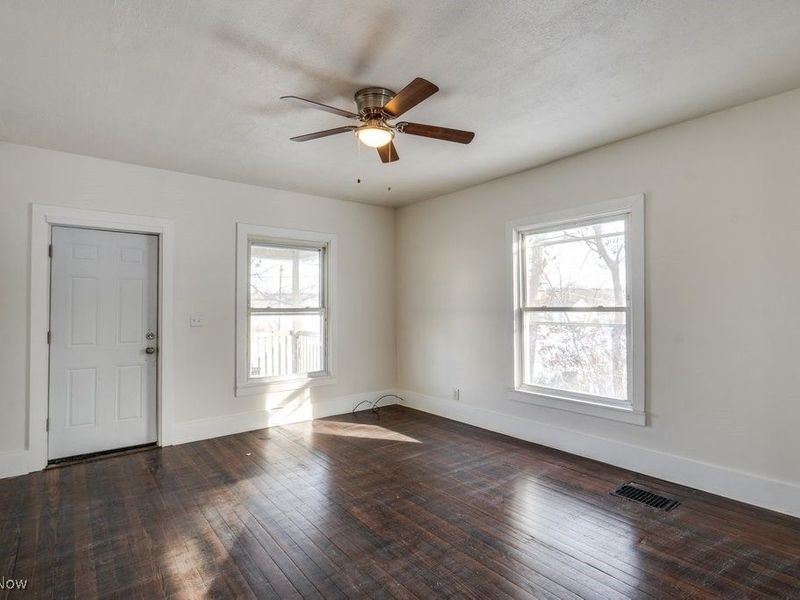 155 W Walnut Street, Wadsworth, OH 44281 Photo 9