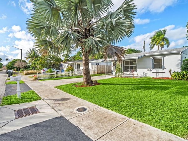 321 NW 51st Street, Oakland Park, FL 33309