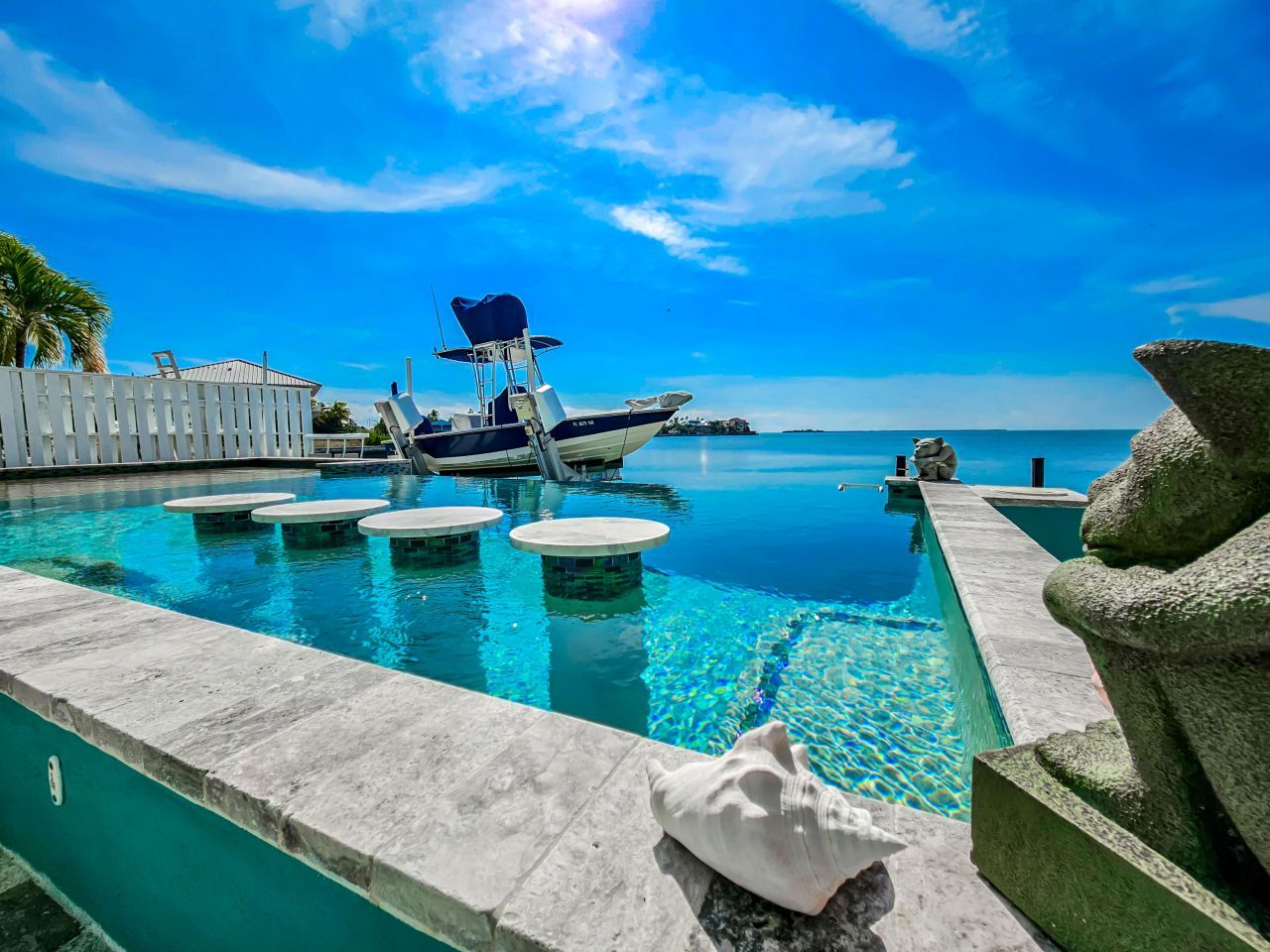 556 E Caribbean Drive, Summerland Key, FL 33042 Photo