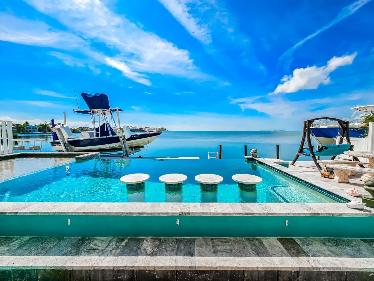 556 E Caribbean Drive, Summerland Key, FL 33042 Photo