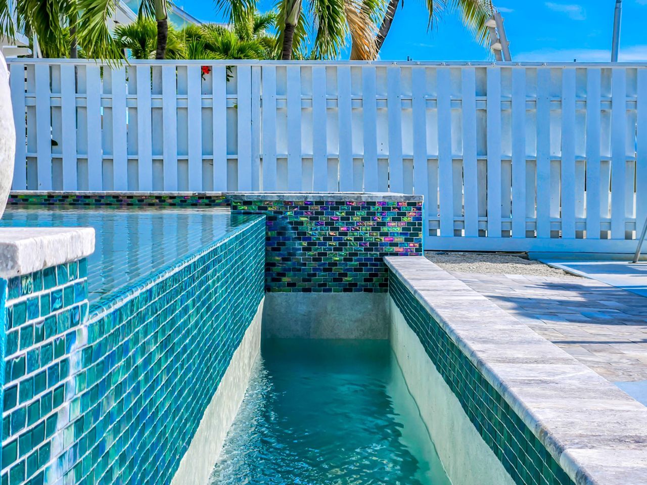 556 E Caribbean Drive, Summerland Key, FL 33042 Photo