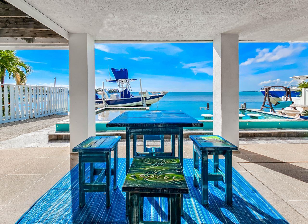 556 E Caribbean Drive, Summerland Key, FL 33042 Photo