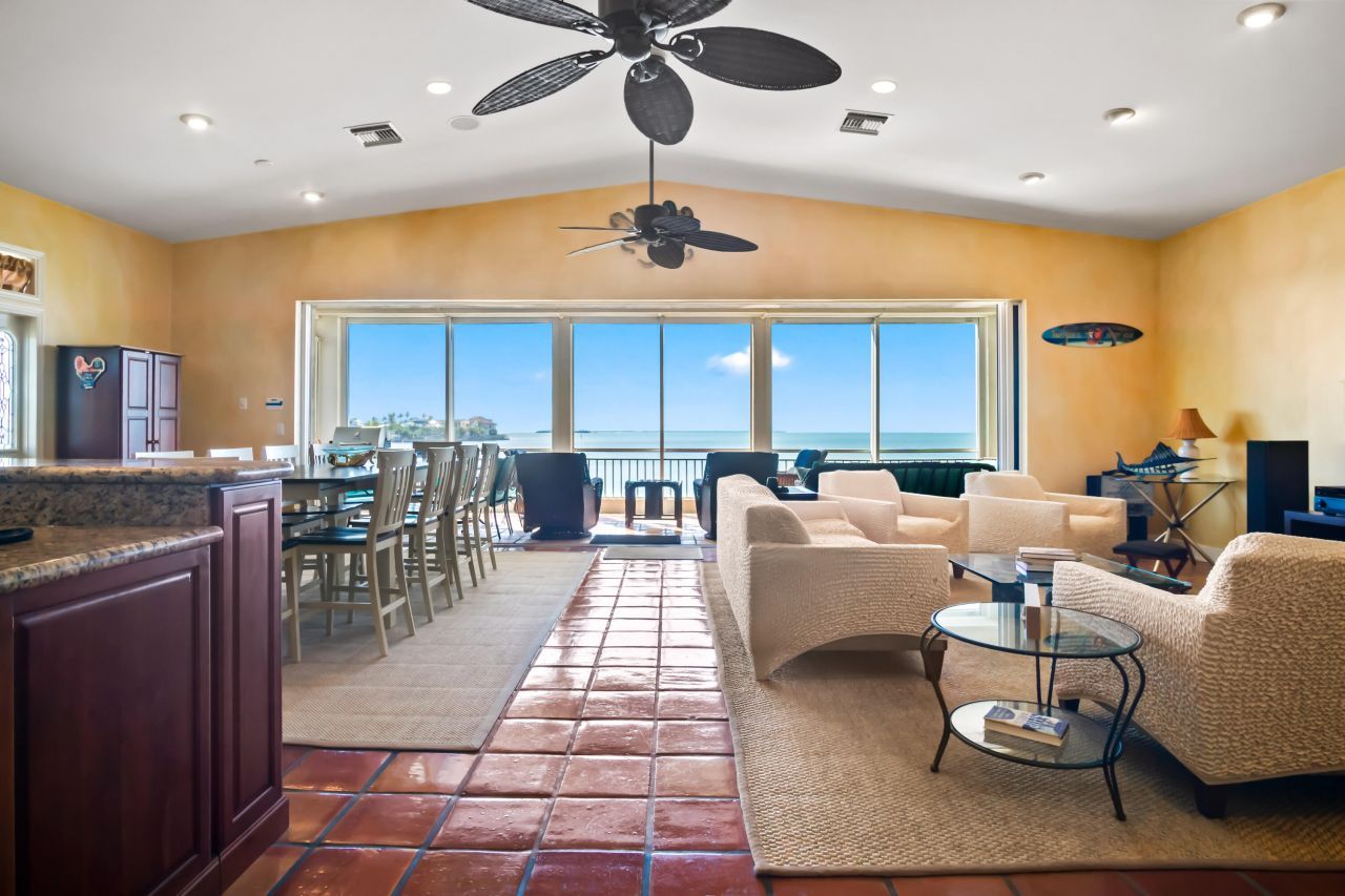 556 E Caribbean Drive, Summerland Key, FL 33042 Photo