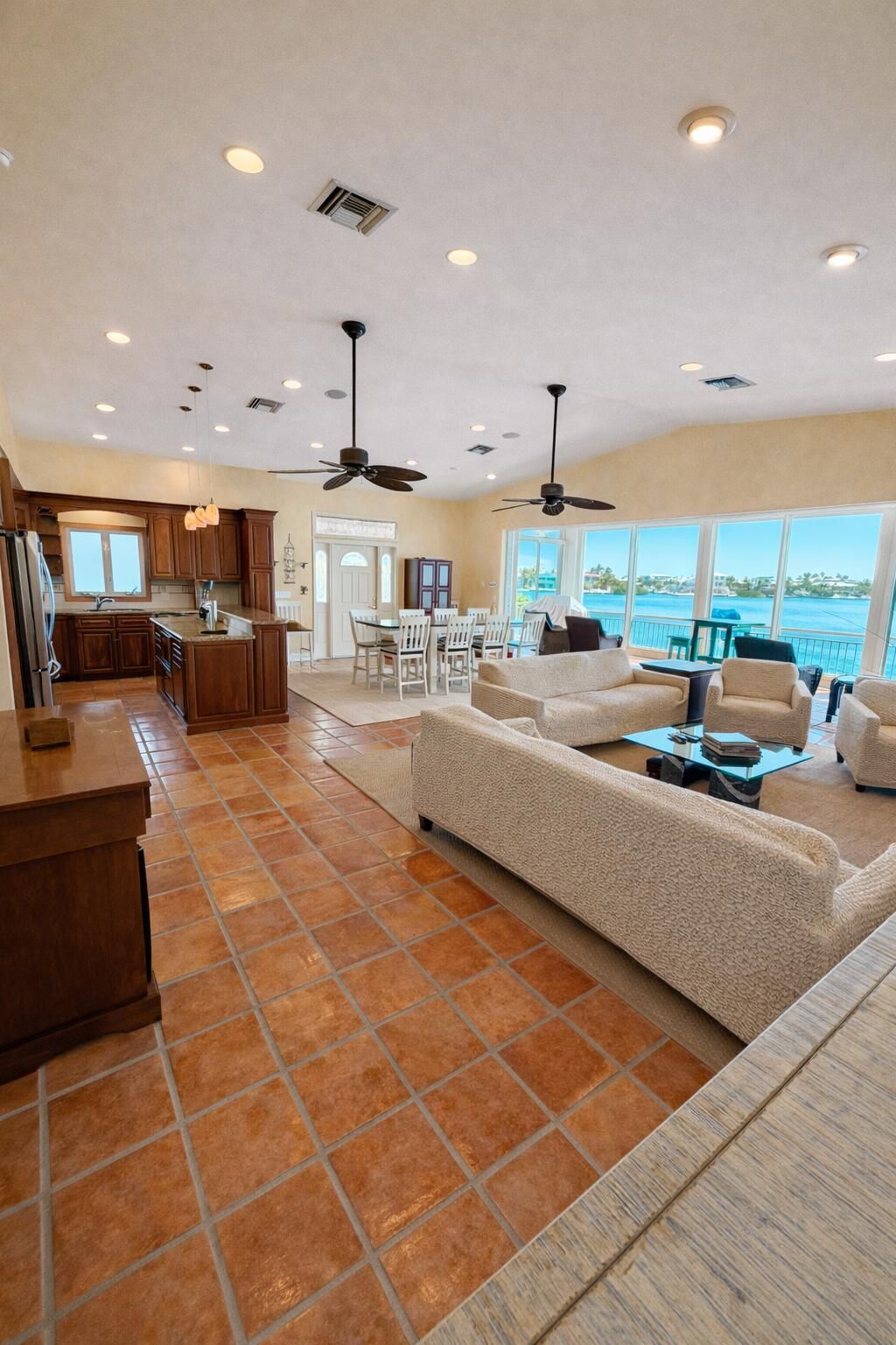 556 E Caribbean Drive, Summerland Key, FL 33042 Photo