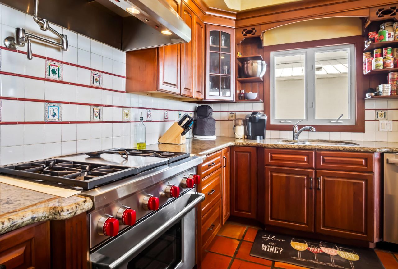 556 E Caribbean Drive, Summerland Key, FL 33042 Photo