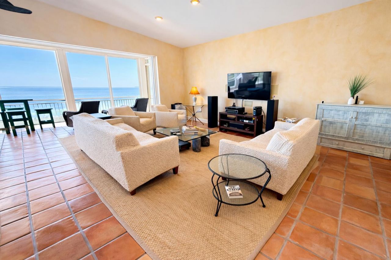 556 E Caribbean Drive, Summerland Key, FL 33042 Photo