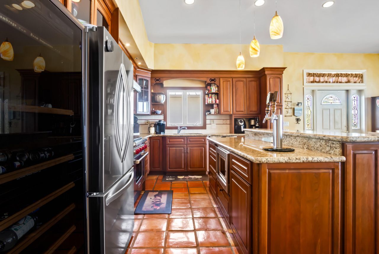 556 E Caribbean Drive, Summerland Key, FL 33042 Photo