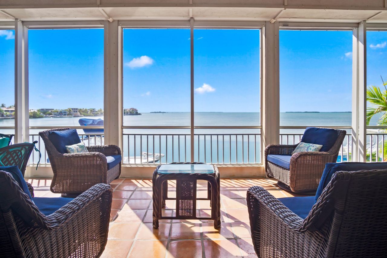 556 E Caribbean Drive, Summerland Key, FL 33042 Photo