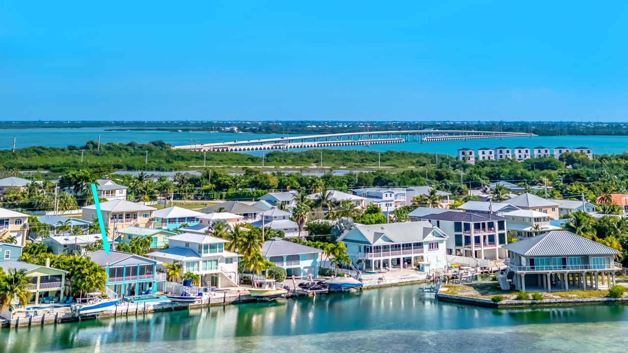 556 E Caribbean Drive, Summerland Key, FL 33042 Photo