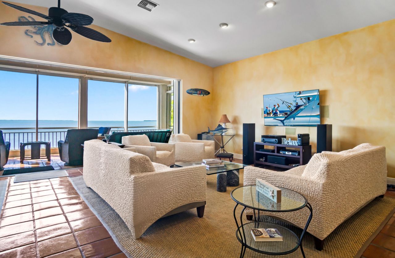 556 E Caribbean Drive, Summerland Key, FL 33042 Photo