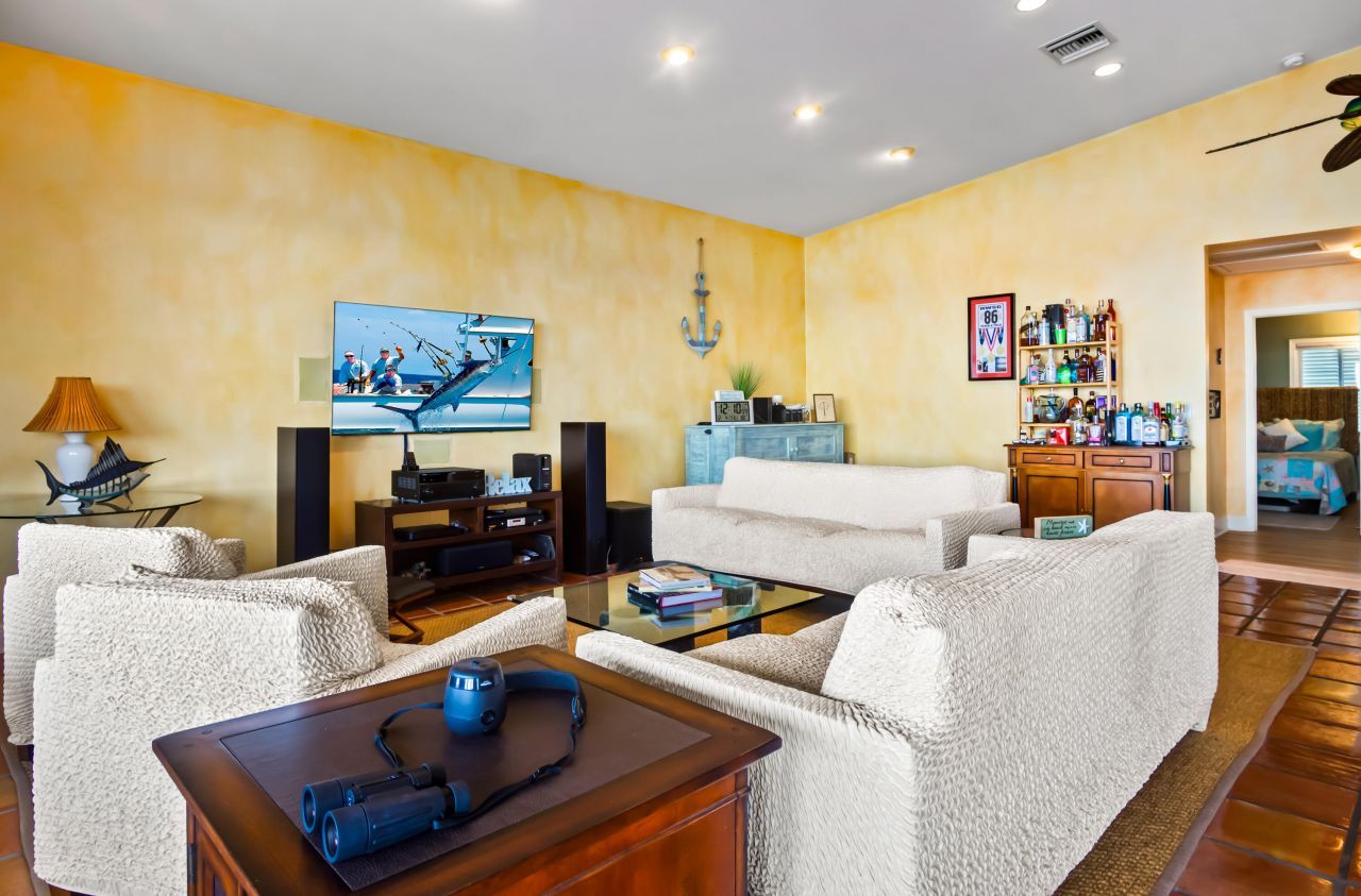 556 E Caribbean Drive, Summerland Key, FL 33042 Photo