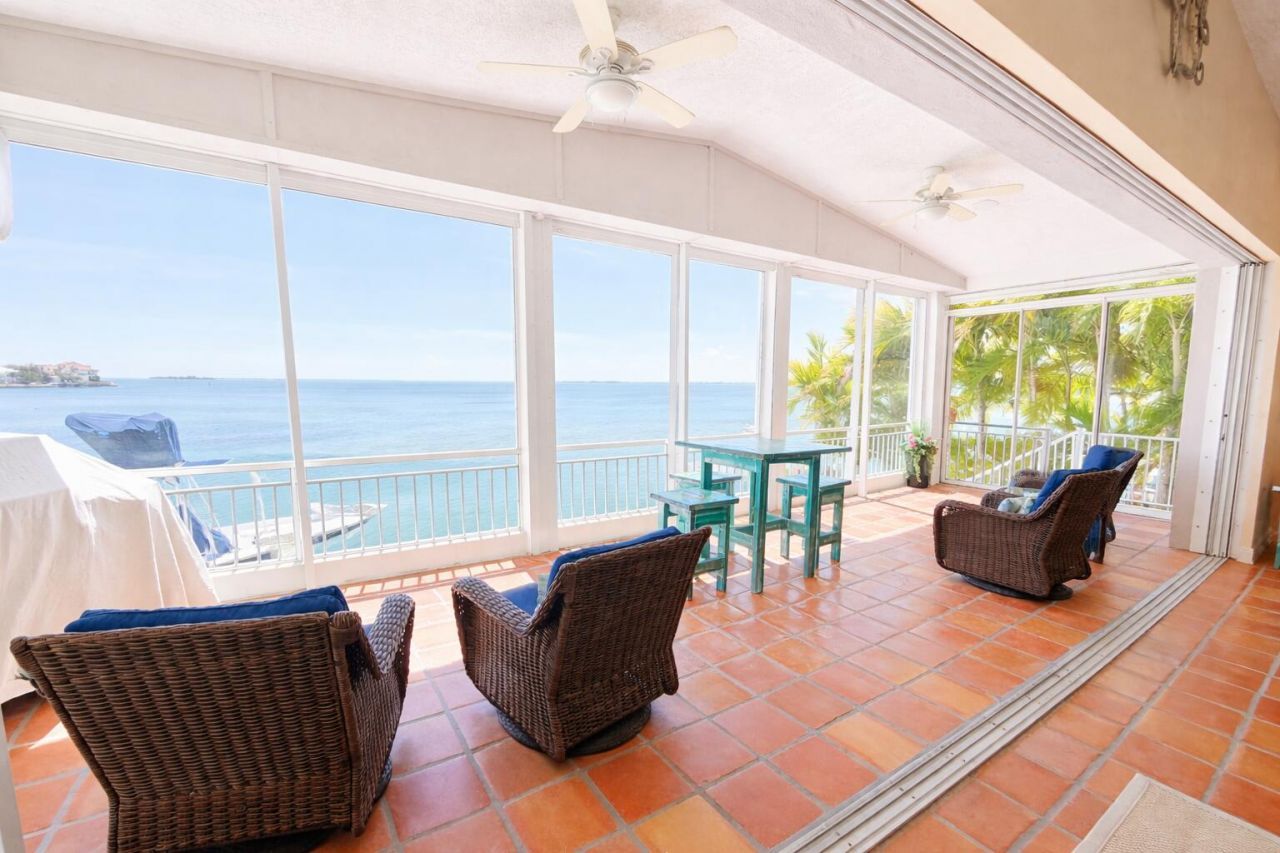 556 E Caribbean Drive, Summerland Key, FL 33042 Photo