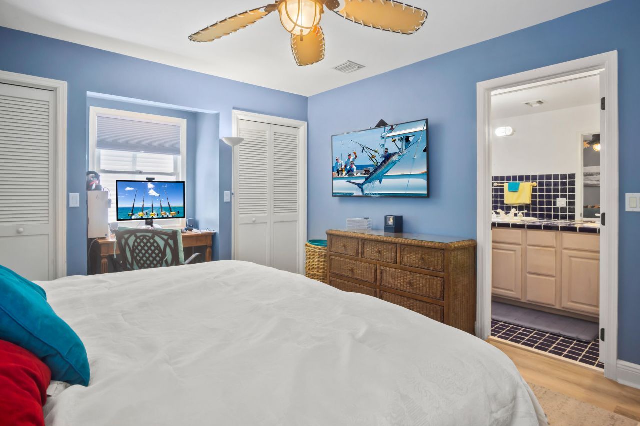 556 E Caribbean Drive, Summerland Key, FL 33042 Photo