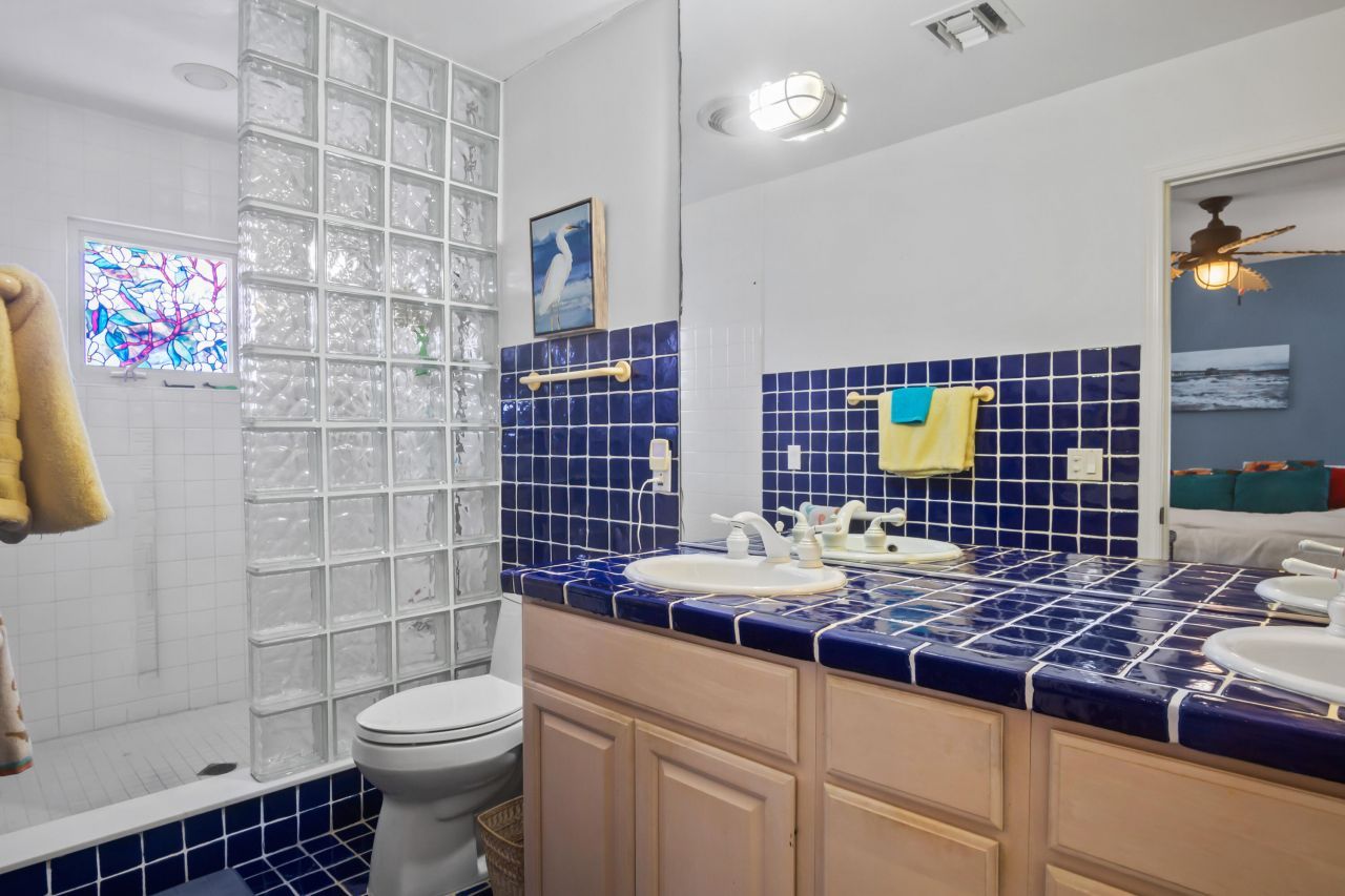 556 E Caribbean Drive, Summerland Key, FL 33042 Photo