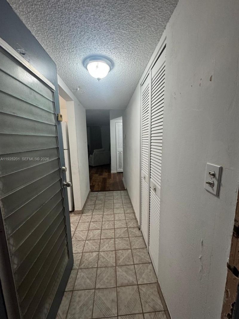 2800 Someset Dr, Unit 404, Lauderdale Lakes, FL 33311 Photo
