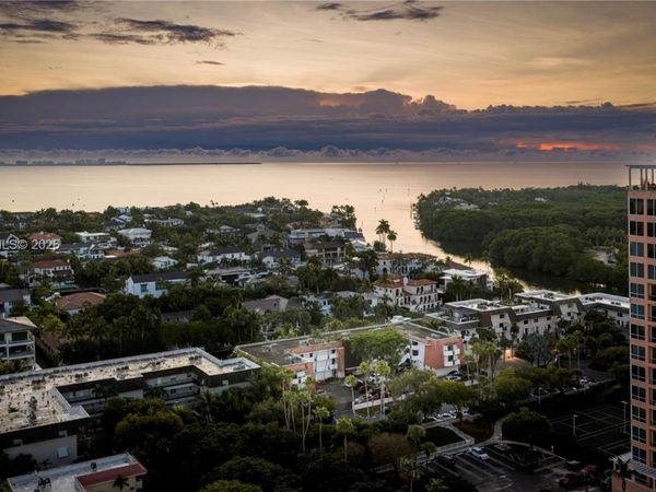 6855 Edgewater Dr, Unit 1DS, Coral Gables, FL 33133