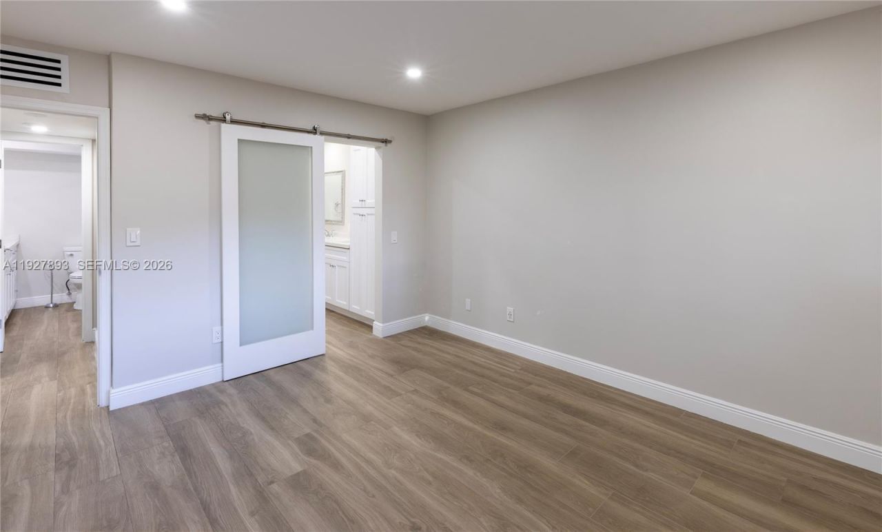 6855 Edgewater Dr, Unit 1DS, Coral Gables, FL 33133 Photo