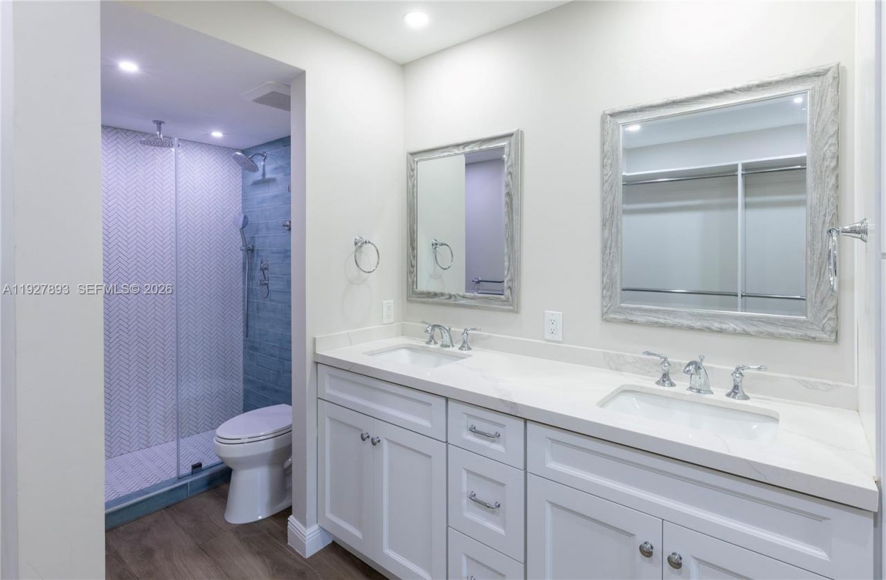 6855 Edgewater Dr, Unit 1DS, Coral Gables, FL 33133 Photo