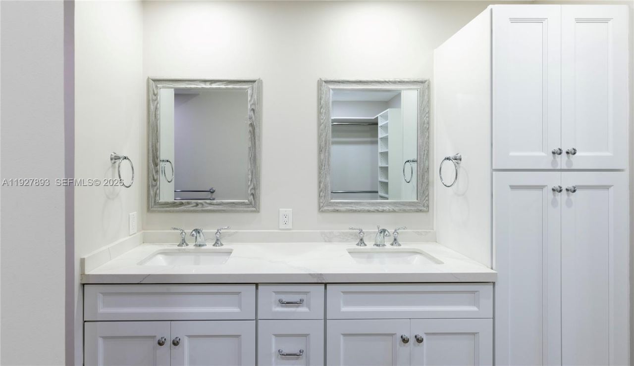 6855 Edgewater Dr, Unit 1DS, Coral Gables, FL 33133 Photo