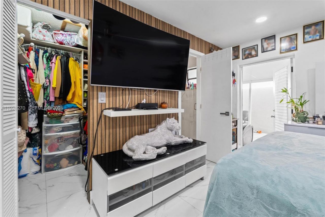 8822 NW 112th Ter, Hialeah Gardens, FL 33018 Photo