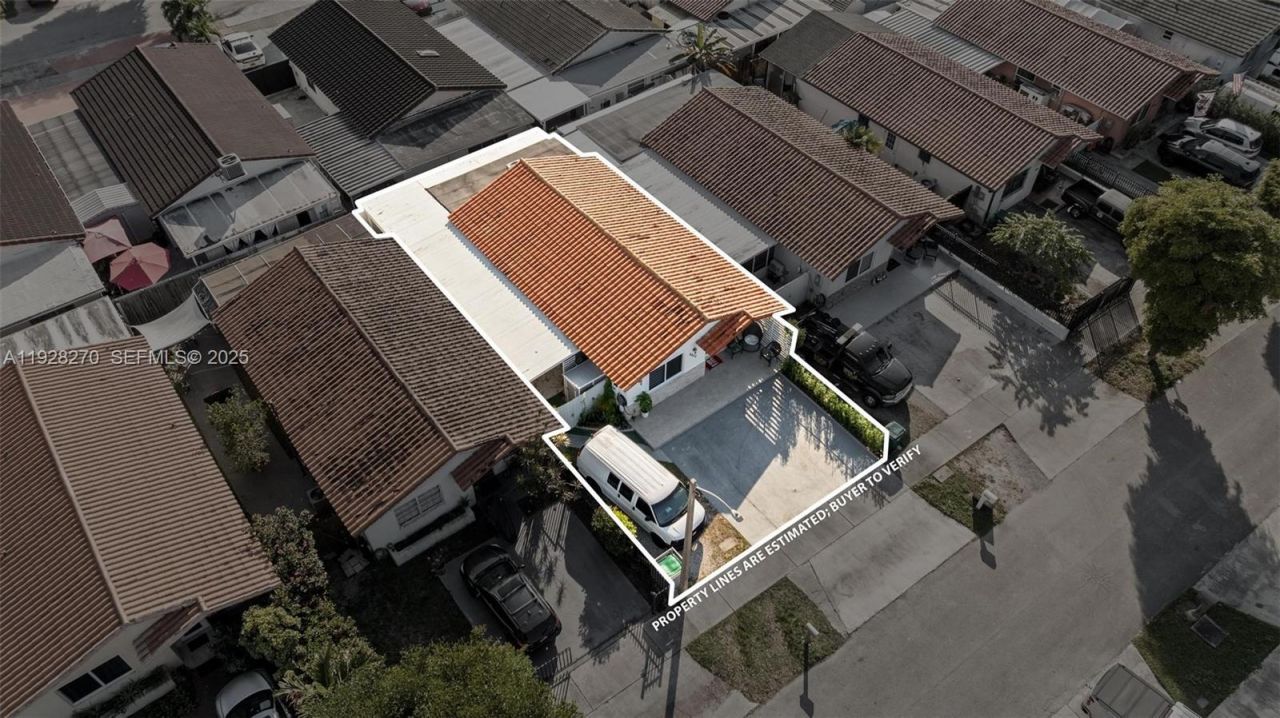 8822 NW 112th Ter, Hialeah Gardens, FL 33018 Photo