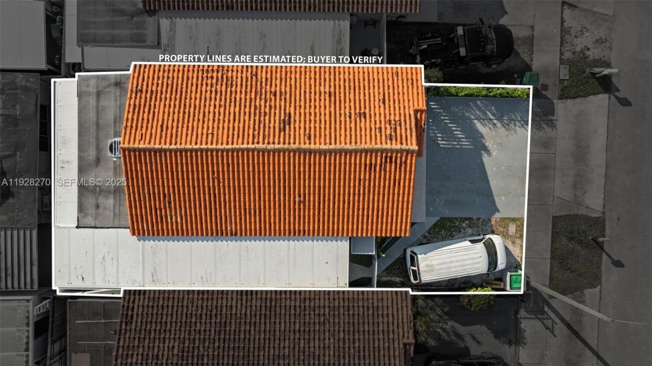 8822 NW 112th Ter, Hialeah Gardens, FL 33018 Photo