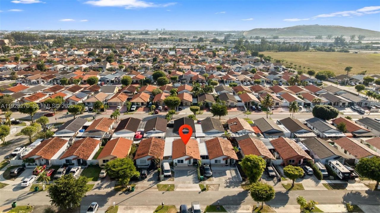 8822 NW 112th Ter, Hialeah Gardens, FL 33018 Photo