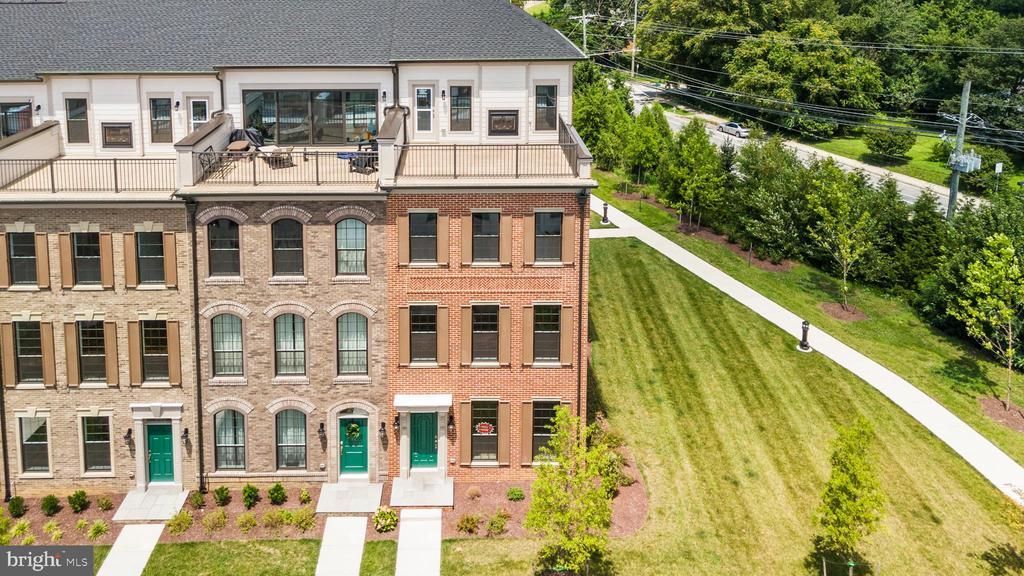 623 Trimaran Way, Oxon Hill, MD 20745 Main Photo