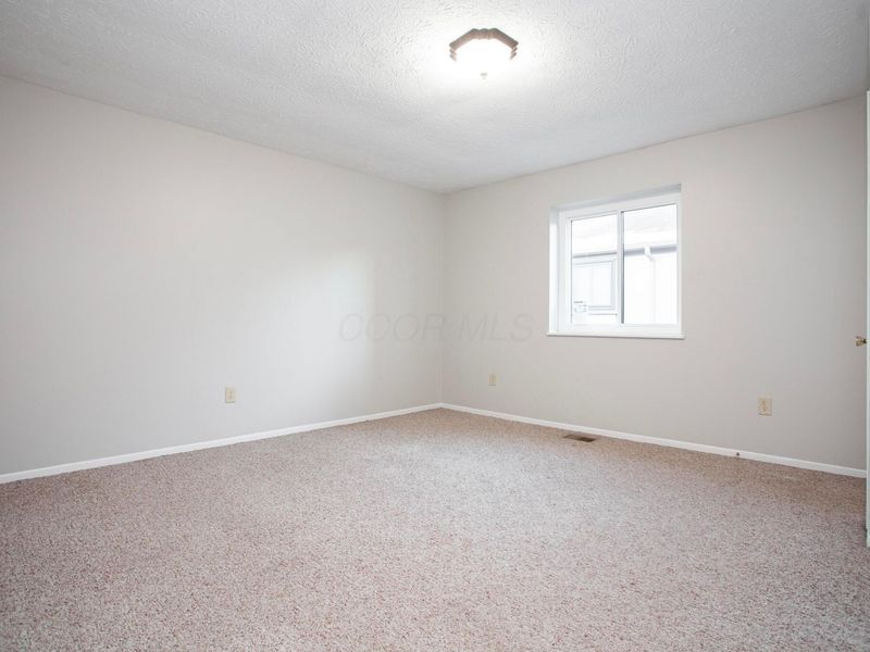 3246 Summerdale Lane, Unit 34, Columbus, OH 43221 Photo 11