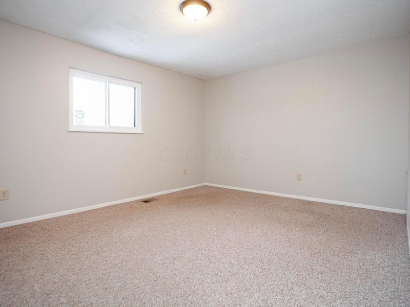 3246 Summerdale Lane, Unit 34, Columbus, OH 43221 Photo 14