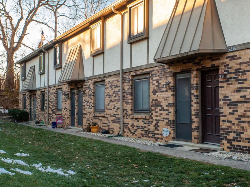 3246 Summerdale Lane, Unit 34, Columbus, OH 43221 Photo 18
