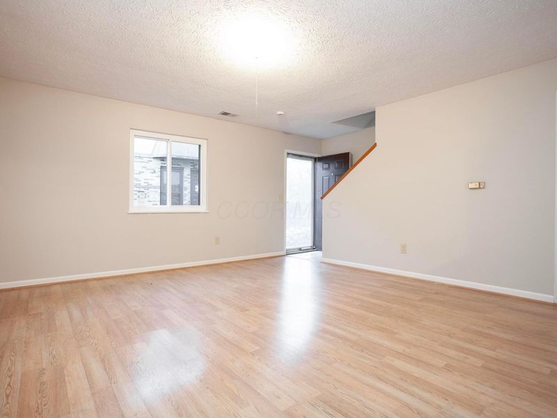 3246 Summerdale Lane, Unit 34, Columbus, OH 43221 Photo 5