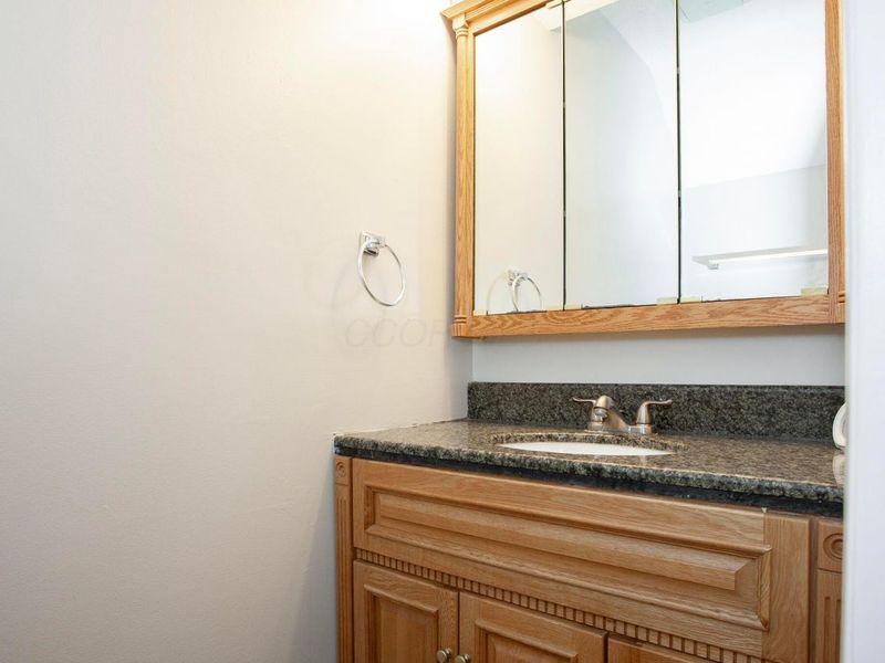 3246 Summerdale Lane, Unit 34, Columbus, OH 43221 Photo 7