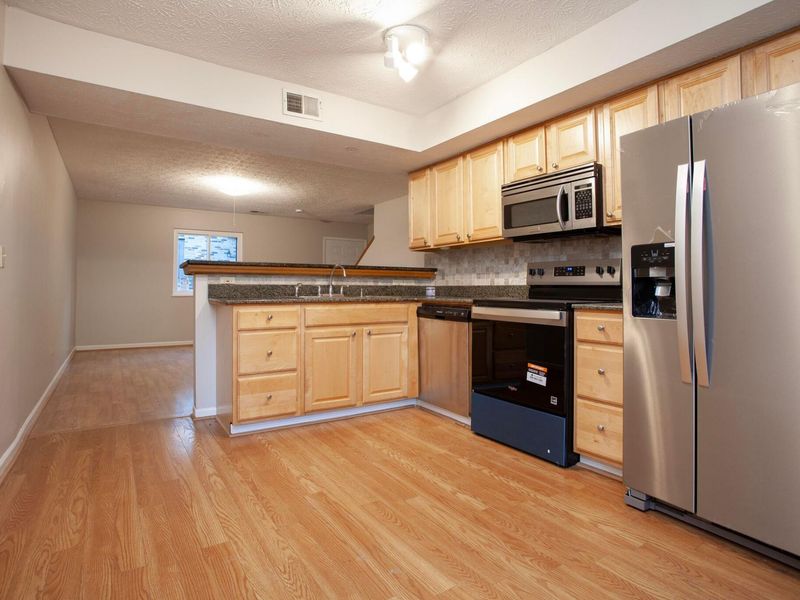3246 Summerdale Lane, Unit 34, Columbus, OH 43221 Photo 7