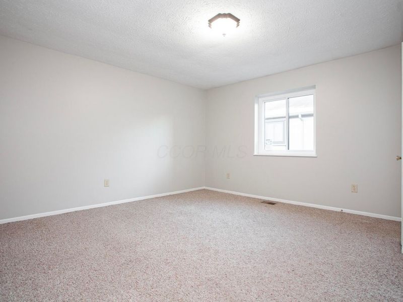 3246 Summerdale Lane, Unit 34, Columbus, OH 43221 Photo 8