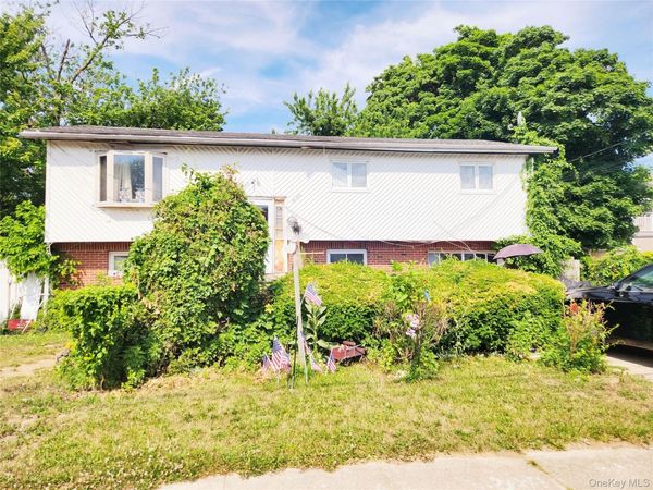 1090 Pinebrook, West Hempstead, NY 11552