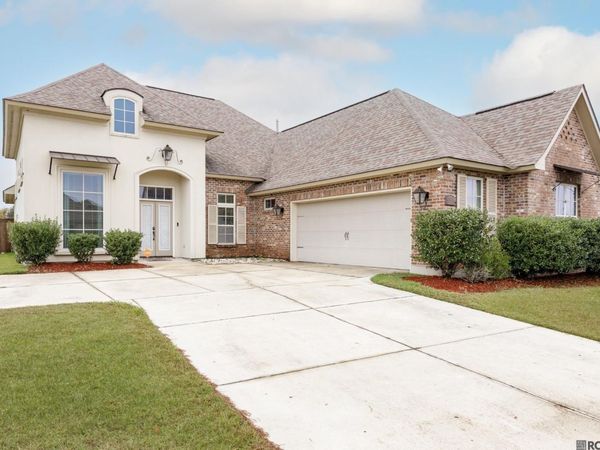 3421 Meadow Grove Ave, Zachary, LA 70791