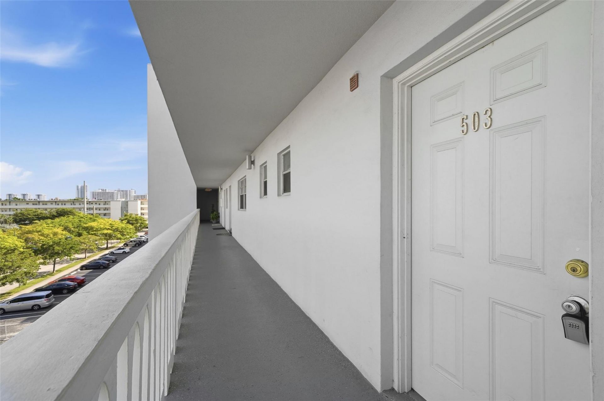 320 NE 12th Ave, Unit 503, Hallandale Beach, FL 33009 Photo