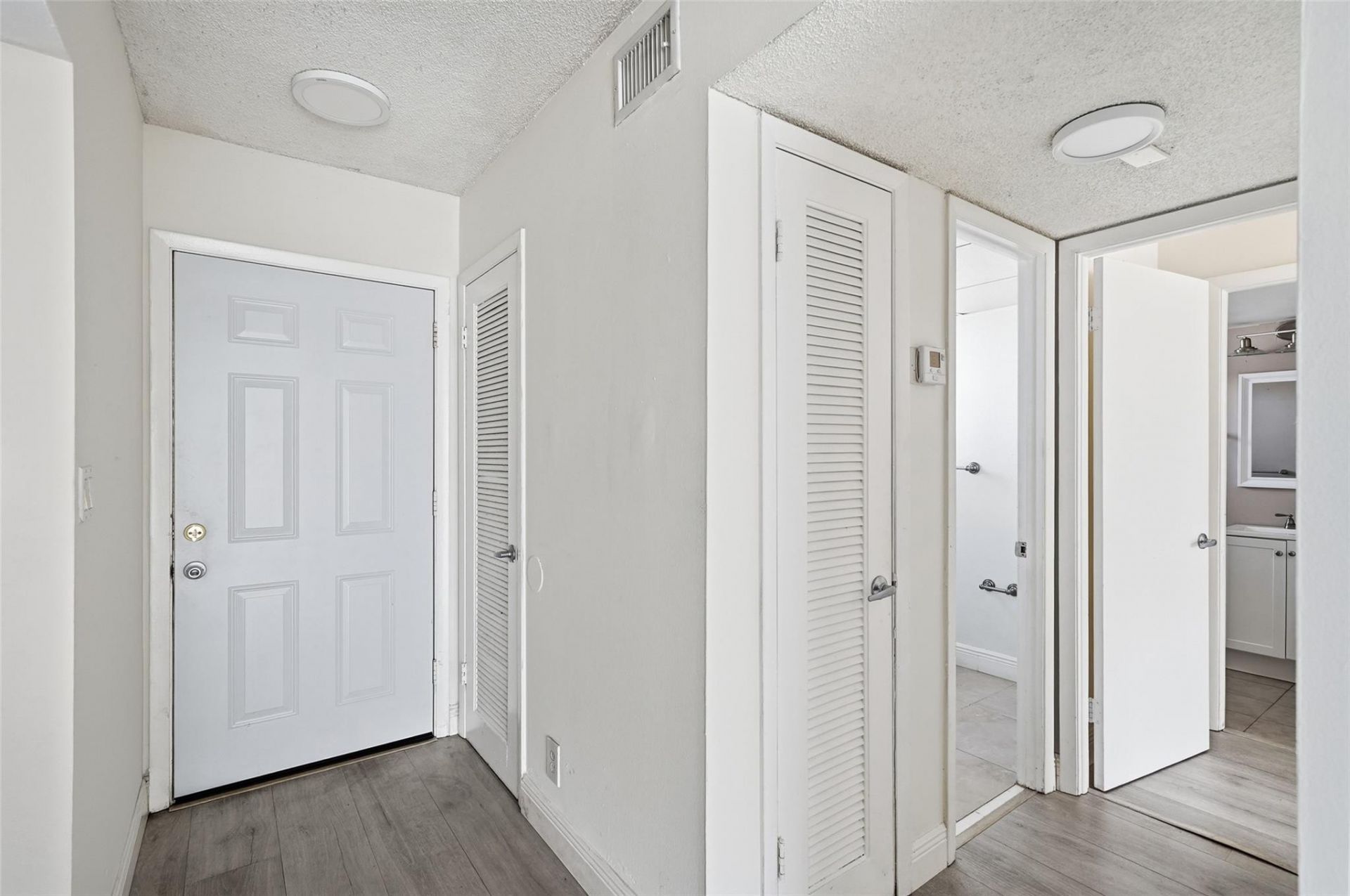 320 NE 12th Ave, Unit 503, Hallandale Beach, FL 33009 Photo