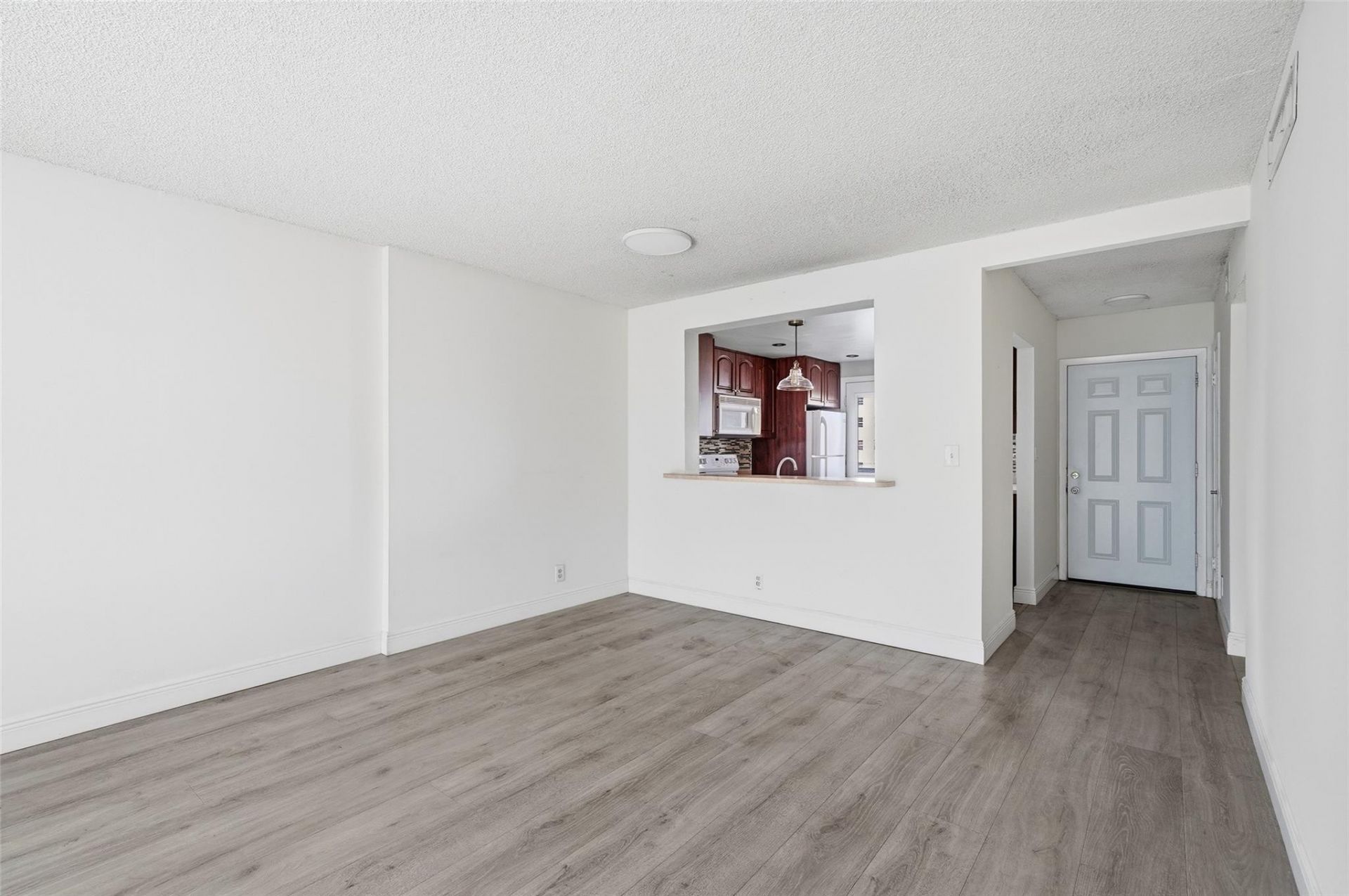 320 NE 12th Ave, Unit 503, Hallandale Beach, FL 33009 Photo