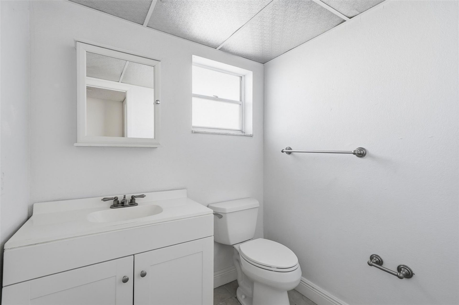 320 NE 12th Ave, Unit 503, Hallandale Beach, FL 33009 Photo