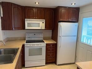 320 NE 12th Ave, Unit 503, Hallandale Beach, FL 33009 Photo