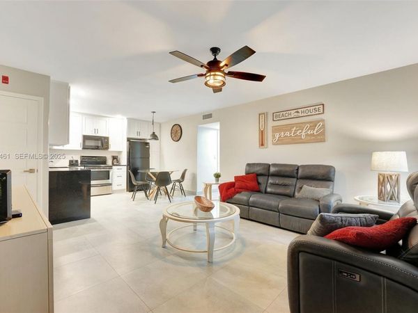 221 SE 9th Ave, Unit 102, Pompano Beach, FL 33060