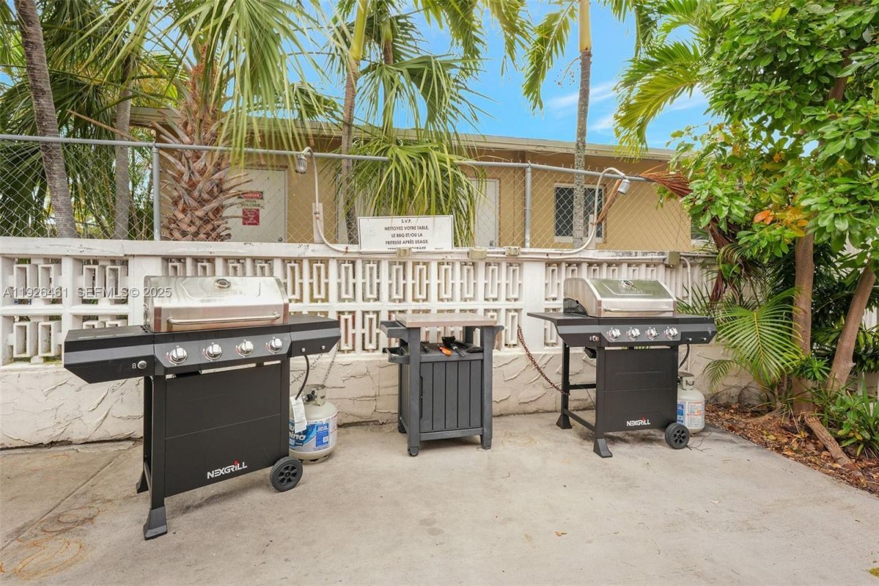 221 SE 9th Ave, Unit 102, Pompano Beach, FL 33060 Photo