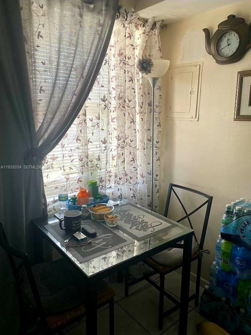 18900 NE 14th Ave, Unit D-205, Miami, FL 33179 Photo